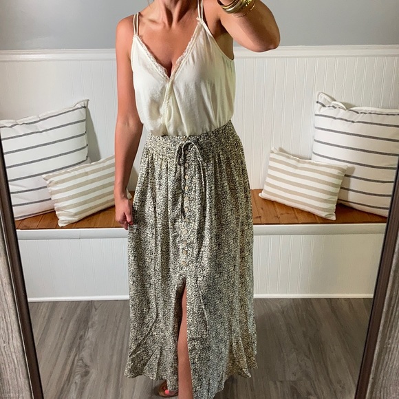 LAST3🧁 TYLER- Boho Maxi skirt - Picture 2 of 12